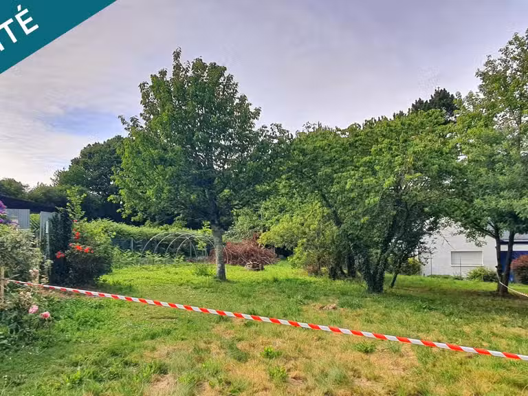 Photo 1 de Terrain 648 m²